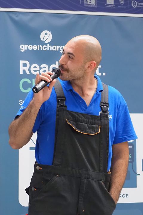 Οι σπουδαστές παρουσιάζουν την ιδέα τους